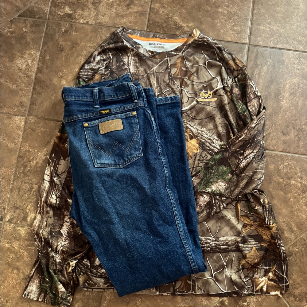 Bundle Realtree Long Sleeve and Wrangler Jeans